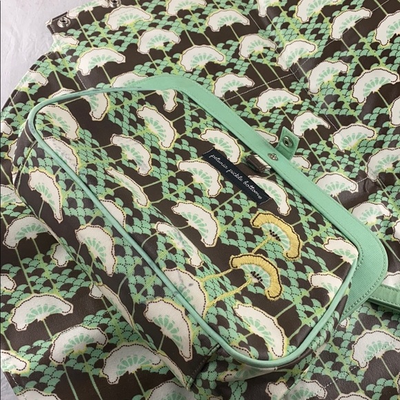 Petunia Pickle Bottom Diaper Bag Clutch - Picture 4 of 5